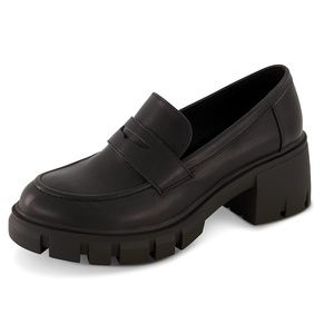 Women's CUSHIONAIRE Memory Foam Black Pierce Loafers - Size 6M